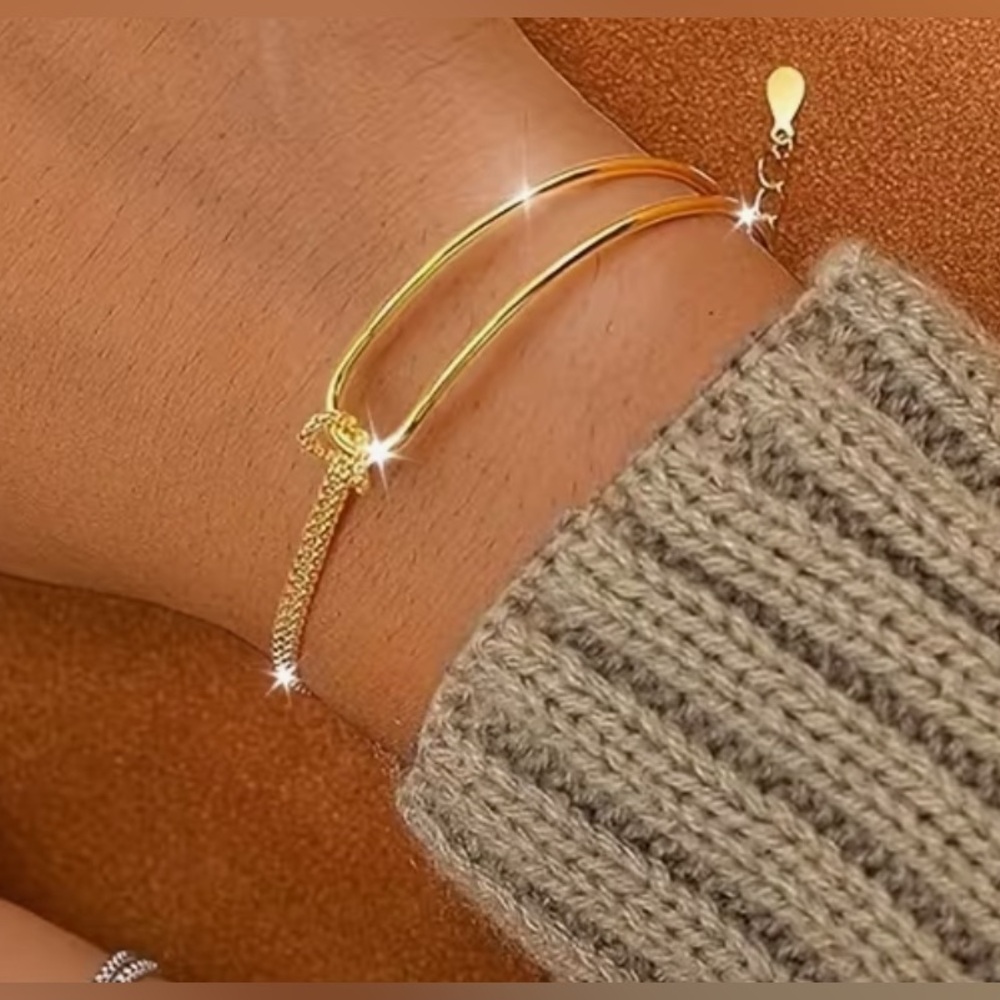 Elegant Gold Bracelet 18K gold plated.